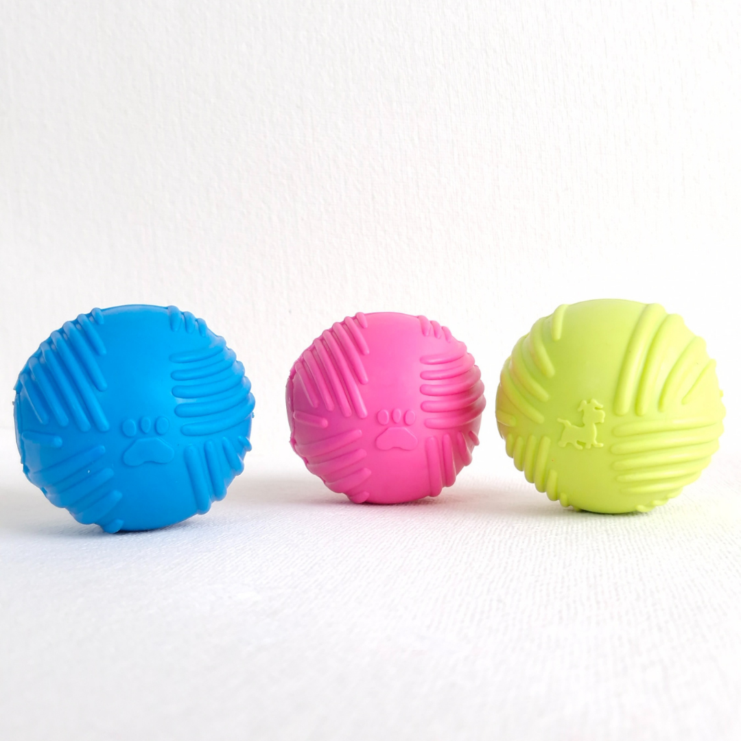 CNC Textured Rubber Fetch Ball with Squeaker – Engaging Chew Toy for Dogs